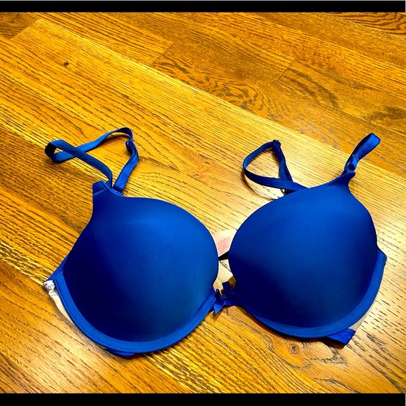 Victoria’a Secret Push-Up Bra - Picture 1 of 5